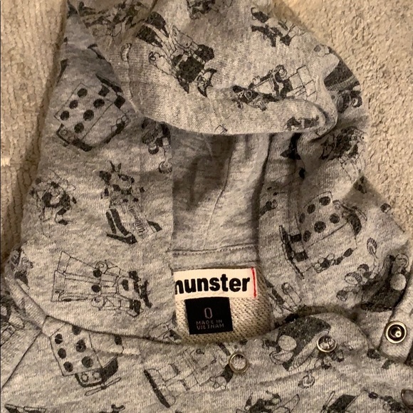 Munster hoodie size: 0 - Picture 2 of 2